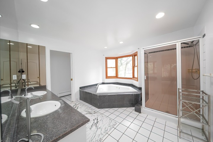Photo 26 at 992 3rd Street, Cedardale, West Vancouver
