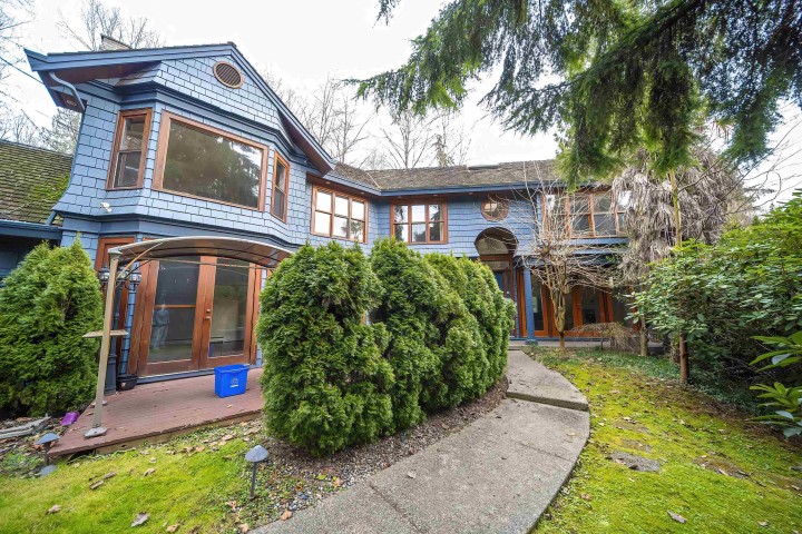 Photo 37 at 992 3rd Street, Cedardale, West Vancouver