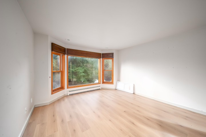 Photo 31 at 992 3rd Street, Cedardale, West Vancouver