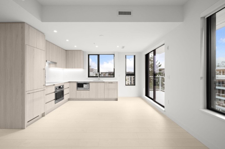 Photo 3 at 603 - 4928 Quebec Street, Main, Vancouver East