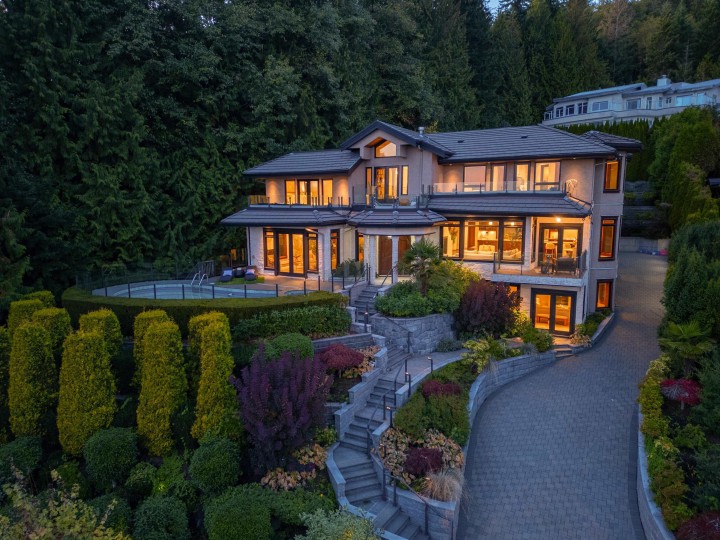 Photo 1 at 2673 Finch Hill, Canterbury WV, West Vancouver