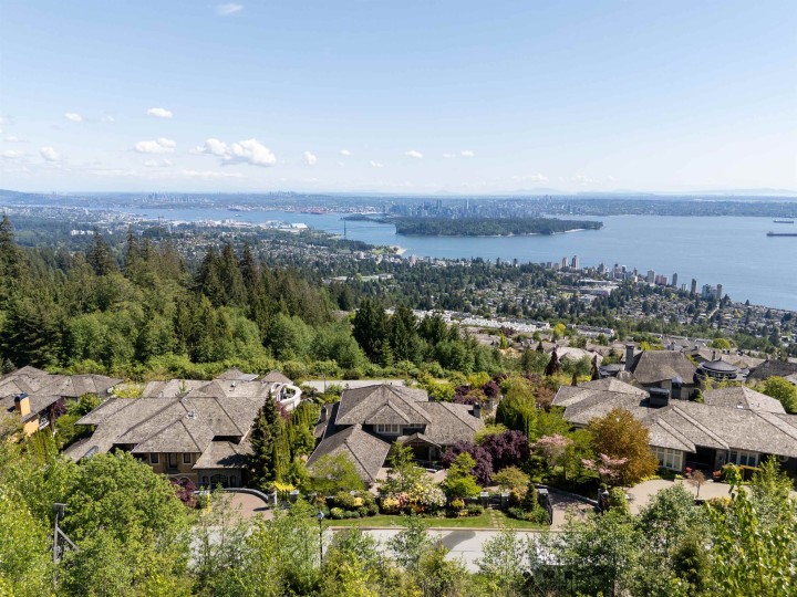 Photo 12 at 2356 Kadlec Court, Whitby Estates, West Vancouver