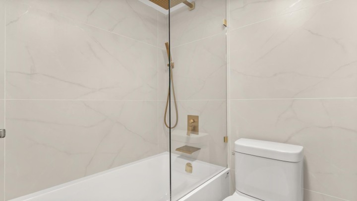 Photo 28 at 401 - 475 13th Street, Ambleside, West Vancouver