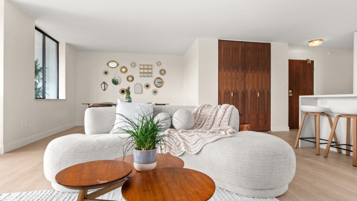 Photo 4 at 401 - 475 13th Street, Ambleside, West Vancouver