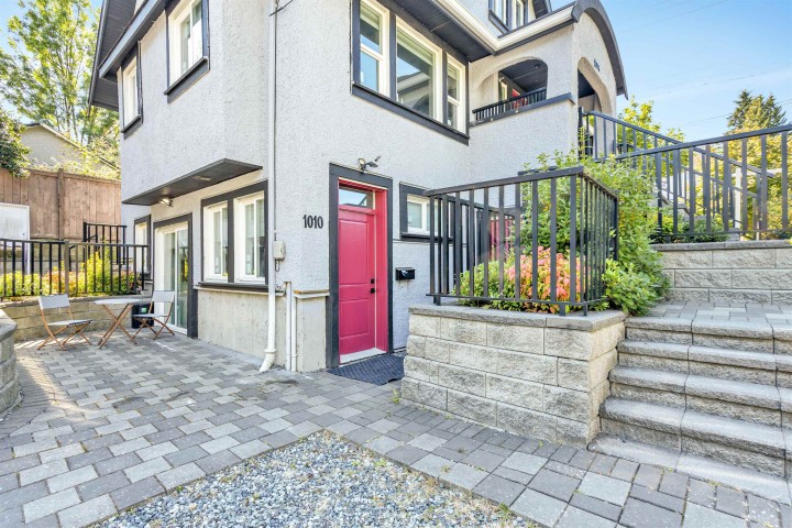 Photo 1 at 1010 E 24th Avenue, Fraser VE, Vancouver East