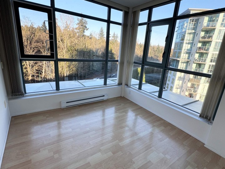 Photo 6 at 1001 - 2733 Chandlery Place, South Marine, Vancouver East