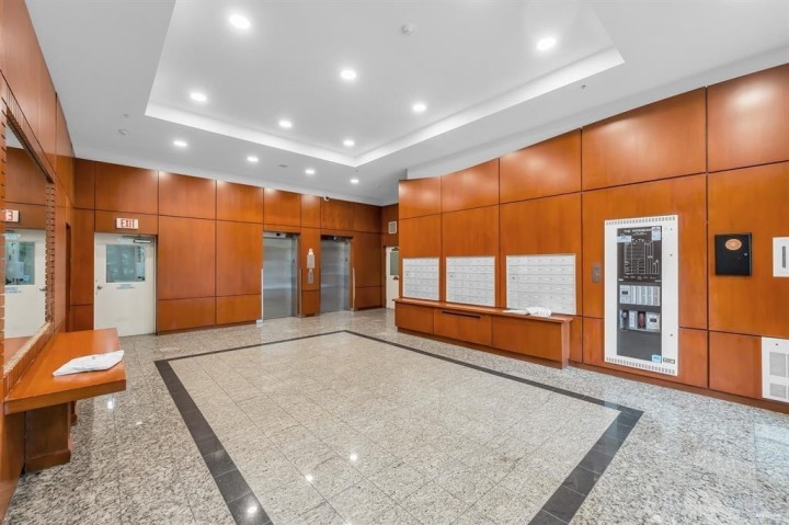 Photo 13 at 1001 - 2733 Chandlery Place, South Marine, Vancouver East