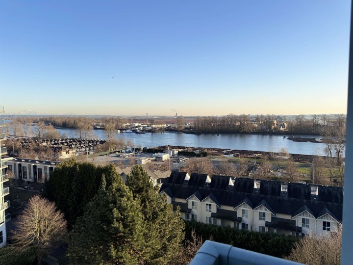 Photo 1 at 1001 - 2733 Chandlery Place, South Marine, Vancouver East