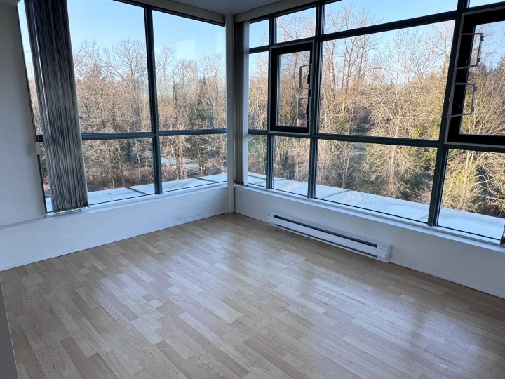 Photo 5 at 1001 - 2733 Chandlery Place, South Marine, Vancouver East