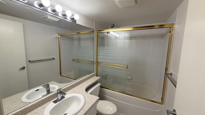 Photo 8 at 1001 - 2733 Chandlery Place, South Marine, Vancouver East