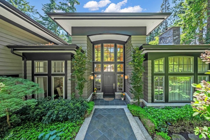 Photo 3 at 4668 Clovelly Walk, Caulfeild, West Vancouver