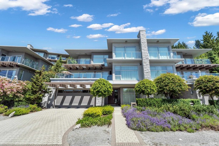Photo 1 at 2728 Highview Place, Whitby Estates, West Vancouver