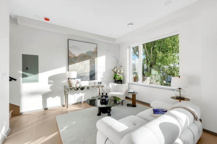 Photo 6 at 1 - 3547 E Georgia Street, Renfrew VE, Vancouver East