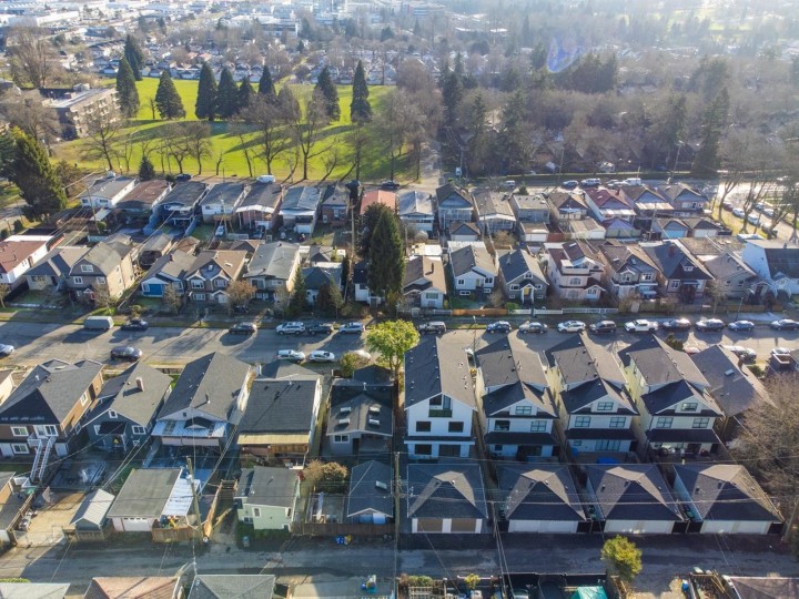 Photo 36 at 1 - 3547 E Georgia Street, Renfrew VE, Vancouver East