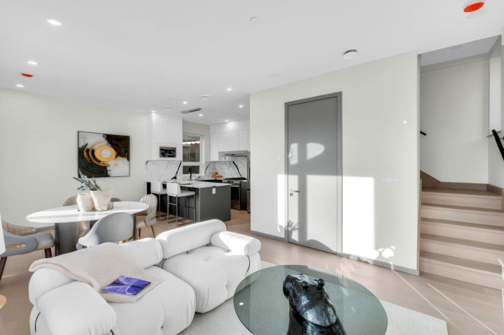 Photo 11 at 1 - 3547 E Georgia Street, Renfrew VE, Vancouver East