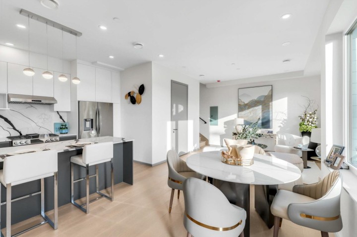 Photo 8 at 1 - 3547 E Georgia Street, Renfrew VE, Vancouver East