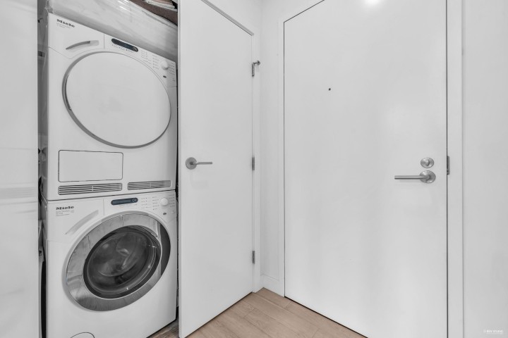 Photo 17 at 303 - 1480 Howe Street, Yaletown, Vancouver West