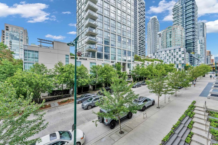 Photo 4 at 303 - 1480 Howe Street, Yaletown, Vancouver West