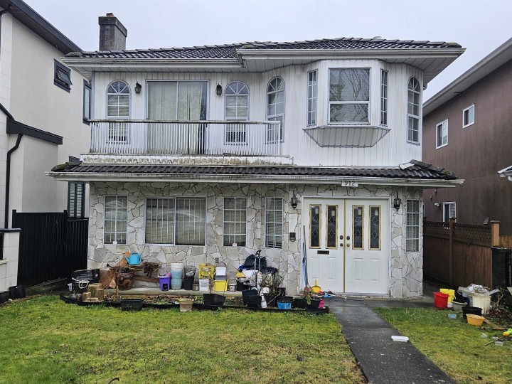 Photo 1 at 912 E 57th Avenue, South Vancouver, Vancouver East