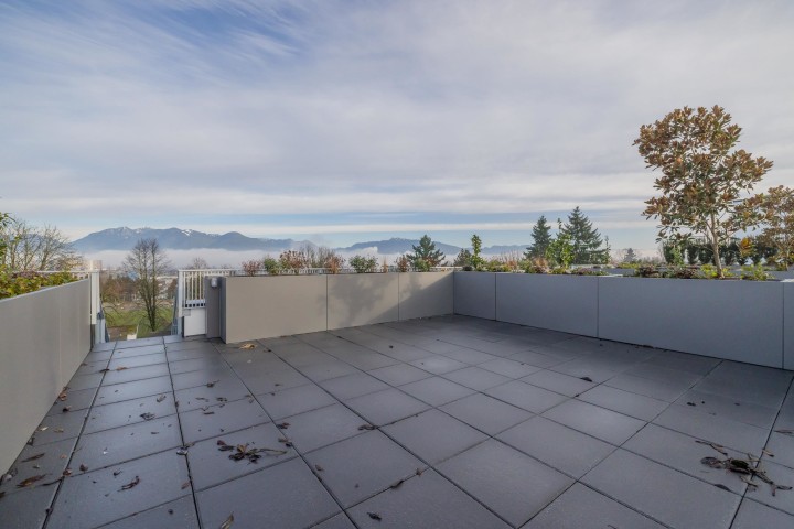Photo 27 at 520 - 2471 St George Street, Mount Pleasant VE, Vancouver East