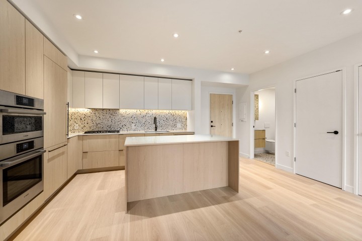 Photo 6 at 520 - 2471 St George Street, Mount Pleasant VE, Vancouver East