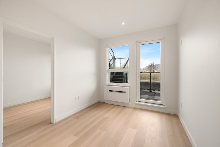 Photo 12 at 520 - 2471 St George Street, Mount Pleasant VE, Vancouver East