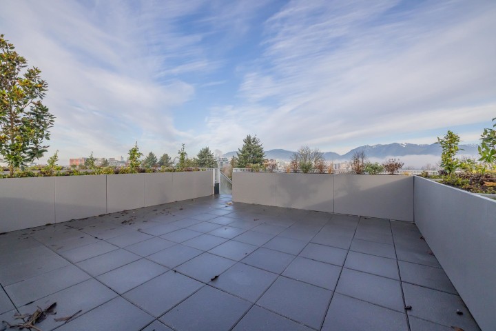 Photo 26 at 520 - 2471 St George Street, Mount Pleasant VE, Vancouver East