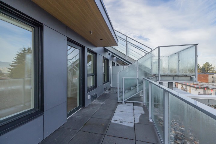 Photo 22 at 520 - 2471 St George Street, Mount Pleasant VE, Vancouver East