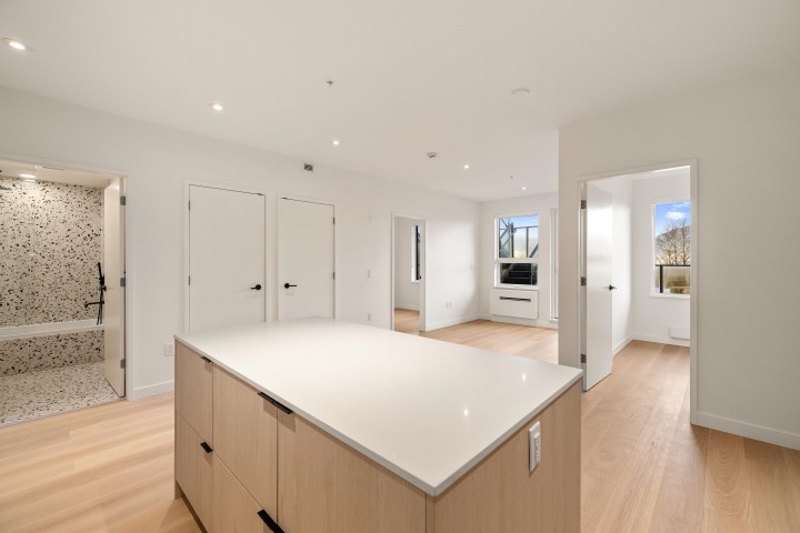 Photo 7 at 520 - 2471 St George Street, Mount Pleasant VE, Vancouver East