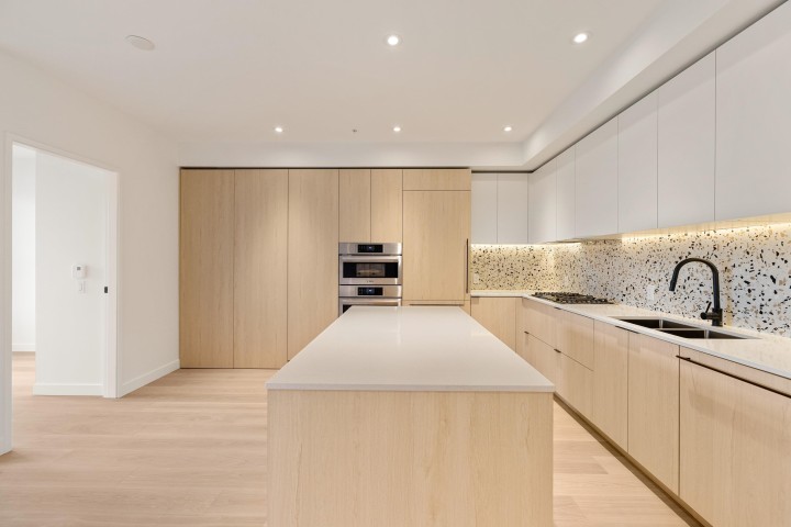 Photo 3 at 520 - 2471 St George Street, Mount Pleasant VE, Vancouver East