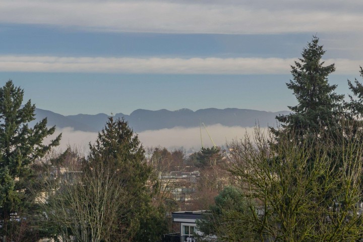 Photo 32 at 520 - 2471 St George Street, Mount Pleasant VE, Vancouver East