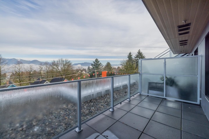 Photo 20 at 520 - 2471 St George Street, Mount Pleasant VE, Vancouver East