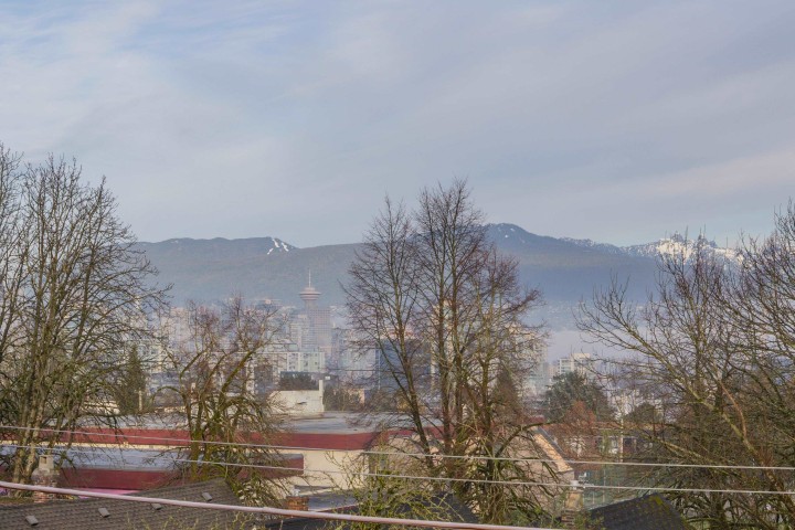 Photo 38 at 520 - 2471 St George Street, Mount Pleasant VE, Vancouver East