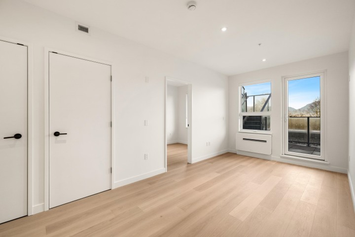 Photo 10 at 520 - 2471 St George Street, Mount Pleasant VE, Vancouver East