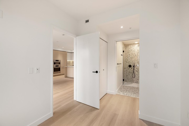 Photo 15 at 520 - 2471 St George Street, Mount Pleasant VE, Vancouver East