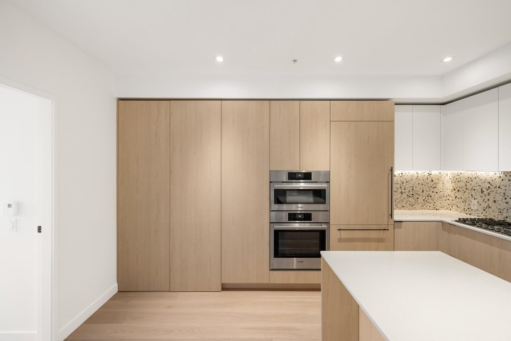Photo 8 at 520 - 2471 St George Street, Mount Pleasant VE, Vancouver East