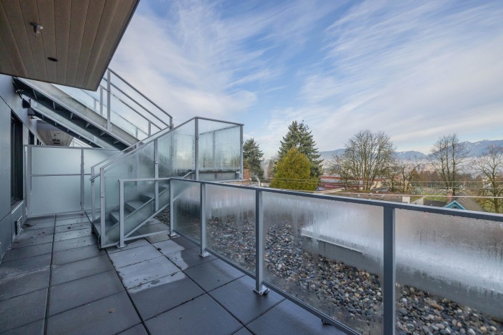 Photo 21 at 520 - 2471 St George Street, Mount Pleasant VE, Vancouver East