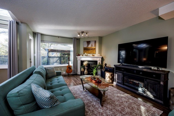 Photo 3 at 3340 Marquette Crescent, Champlain Heights, Vancouver East