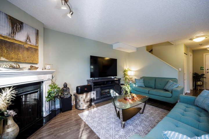 Photo 5 at 3340 Marquette Crescent, Champlain Heights, Vancouver East