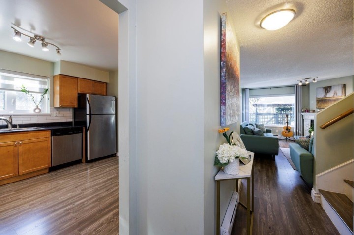 Photo 14 at 3340 Marquette Crescent, Champlain Heights, Vancouver East