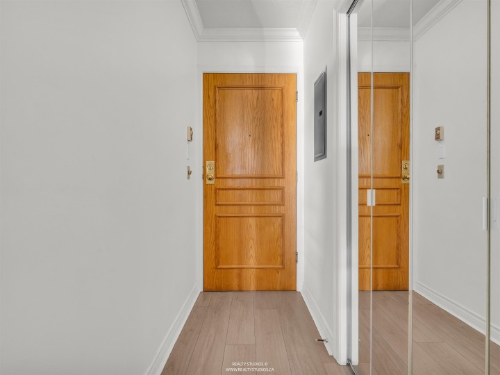 Photo 2 at 201 - 588 16th Street, Ambleside, West Vancouver