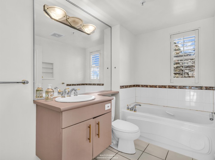Photo 13 at 201 - 588 16th Street, Ambleside, West Vancouver