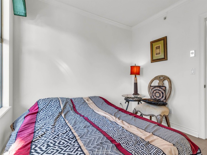 Photo 5 at 201 - 588 16th Street, Ambleside, West Vancouver