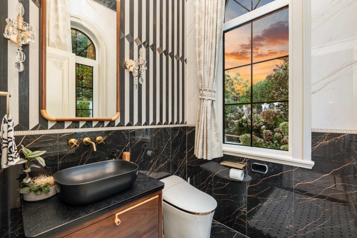 Photo 27 at 839 Eyremount Drive, British Properties, West Vancouver