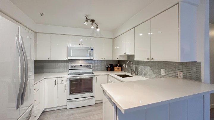 Photo 3 at 309 - 2211 Wall Street, Hastings, Vancouver East