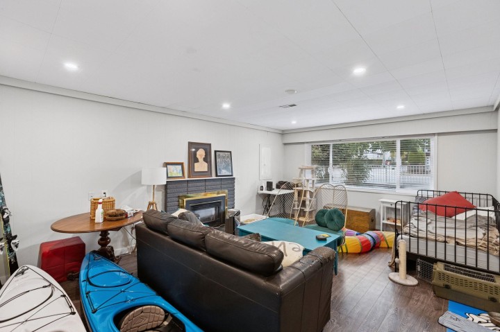 Photo 23 at 651 E 17th Avenue, Fraser VE, Vancouver East