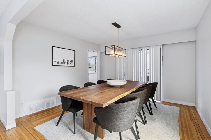 Photo 10 at 651 E 17th Avenue, Fraser VE, Vancouver East