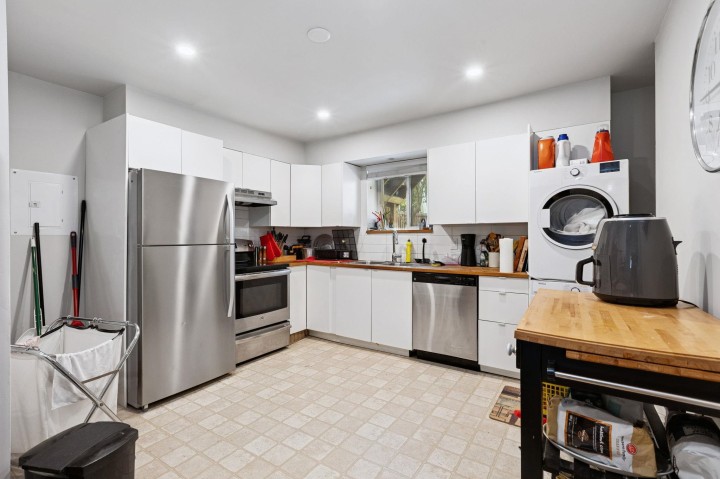Photo 25 at 651 E 17th Avenue, Fraser VE, Vancouver East