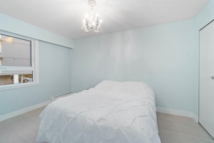 Photo 13 at 206 - 1340 Duchess Avenue, Ambleside, West Vancouver