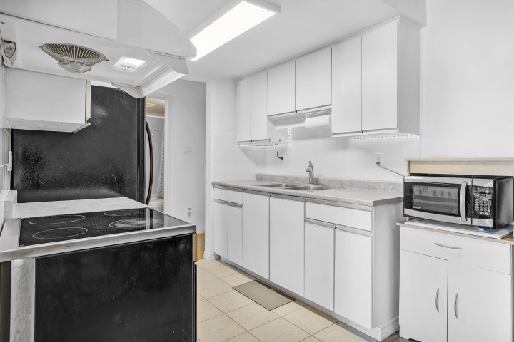Photo 7 at 303 - 975 E Broadway, Mount Pleasant VE, Vancouver East